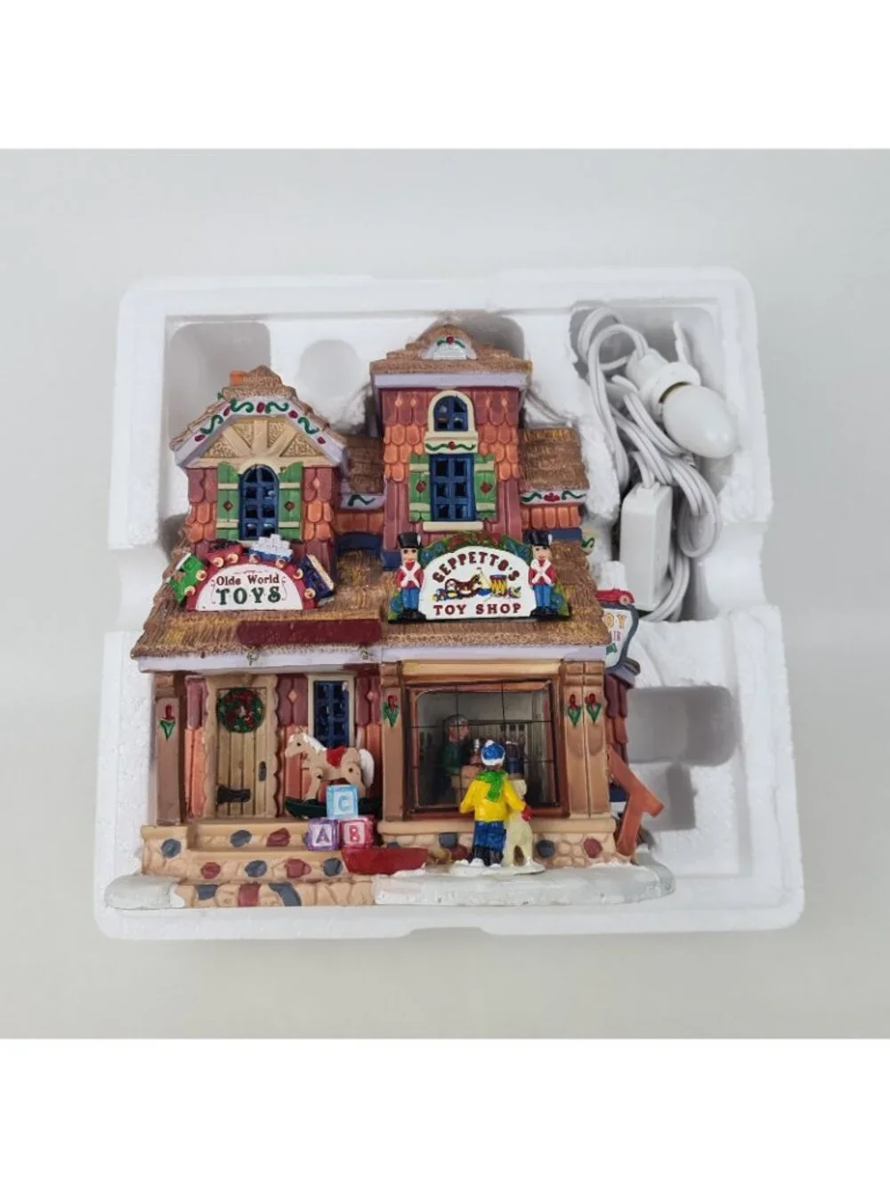 LEMAX Signature Series Geppettos Toy Shop 25390 Porcelain Lighted House Vntg
